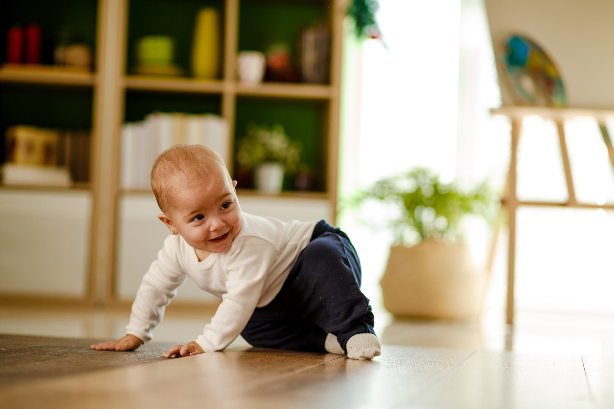 when do babies sit independently