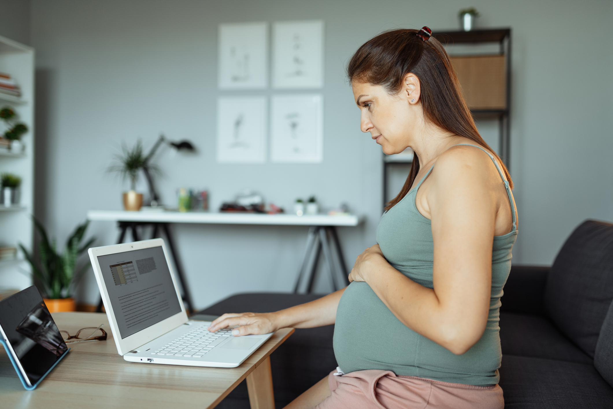 Woman trading crypto for better future