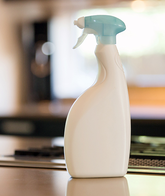 101101-mom_more-efficient-cleaning_06_lessmore_getty_523835585.jpg