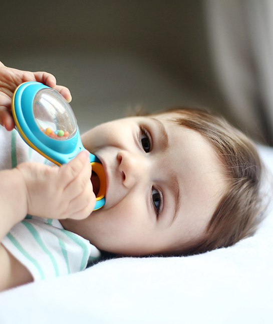 102570-mom_changing-table-ideas_10_toy_getty_528968121.jpg