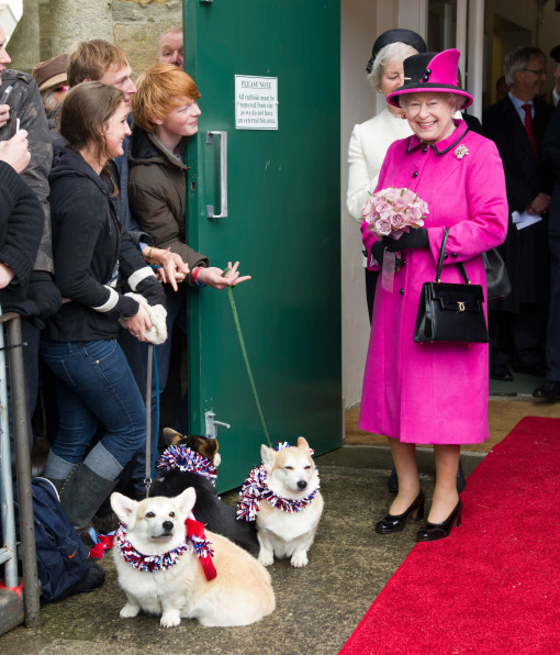 102581-queen-elizabeth-ii-accompanied-by-the-duke-of-edinburgh-v.jpg