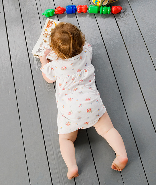 102605-latinamom_tummy-time_06_book_getty_126171492.jpg