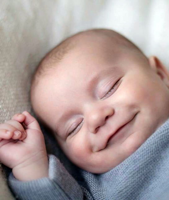 102799-mom_baby-milestones_08_smile_twenty20_1ba08cd2-0f89-4453.jpg