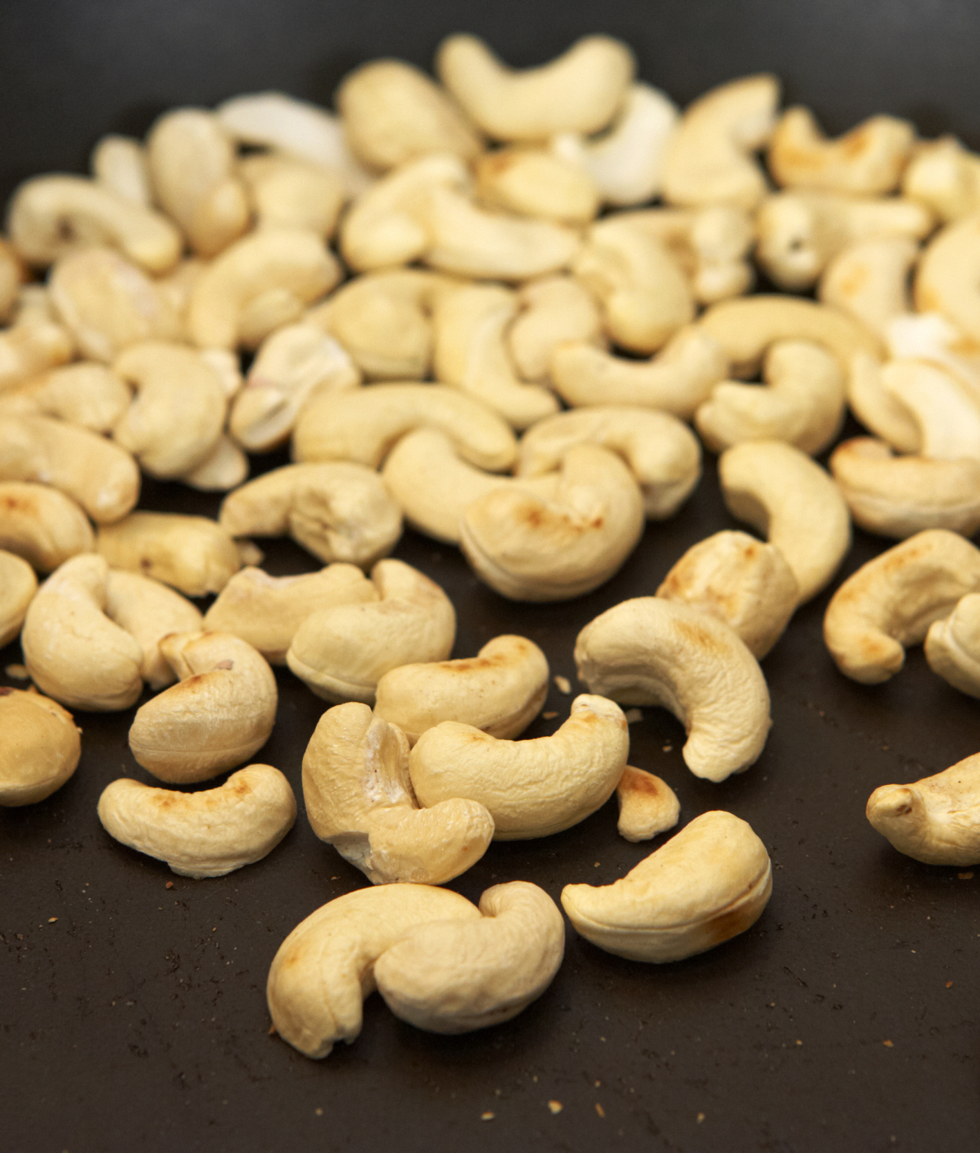 104668-cashews.jpg