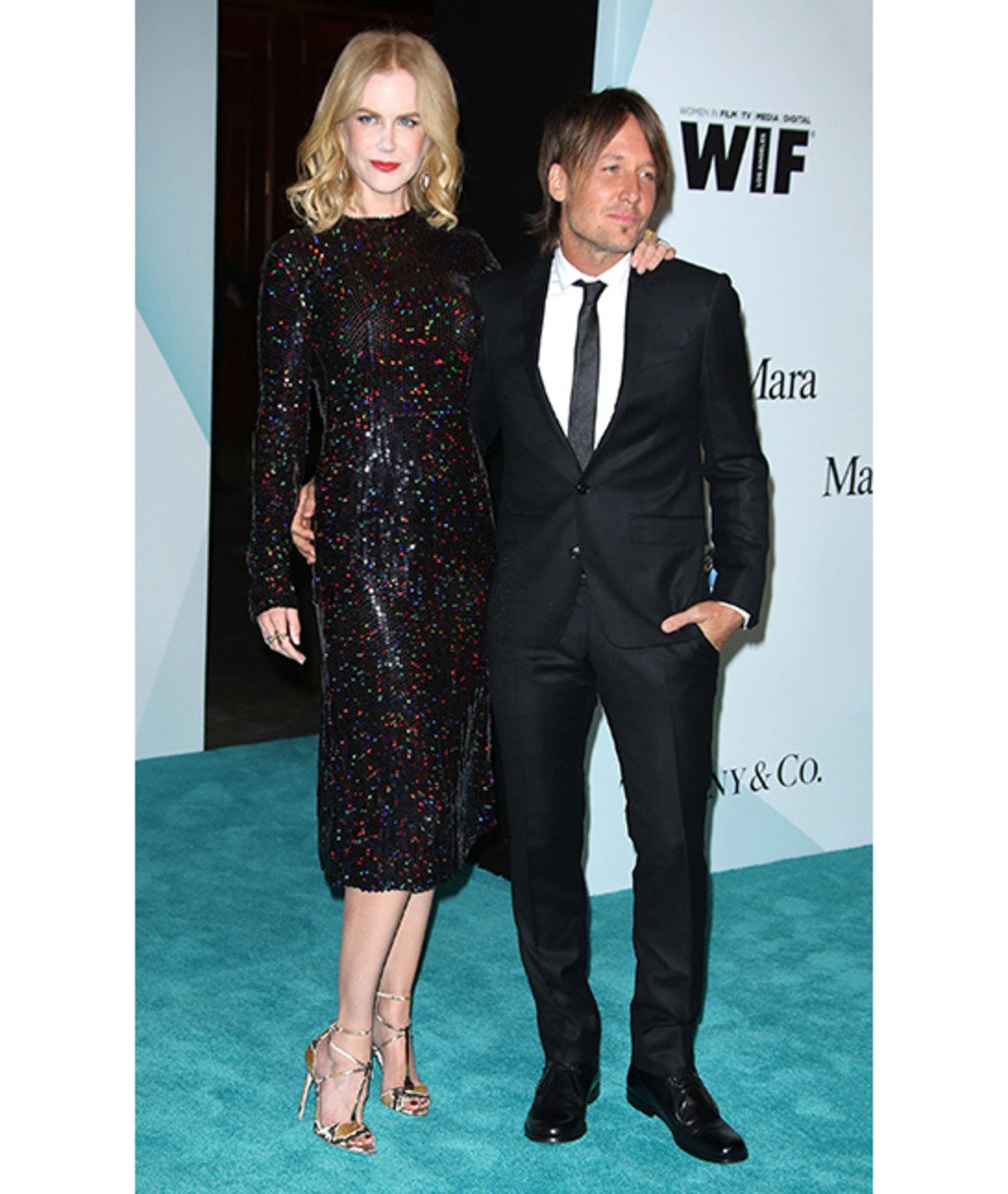 108245-mom_tall-celebs_04_nicolekidman_rexusa_2736231al.jpg