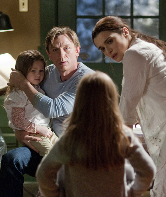 108726-mom_couple-movies-bombed_05_craigweisz_photofest_dreamhou.jpg