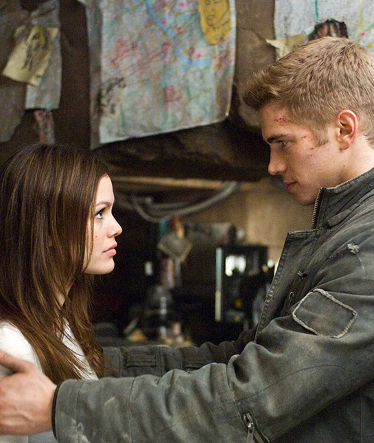 108730-mom_couple-movies-bombed_08_bilsonchristensen_photofest_j.jpg
