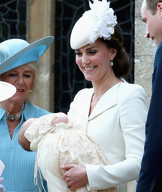 109215-duchess-of-cambridge-with-princess-charlotte-3.jpg