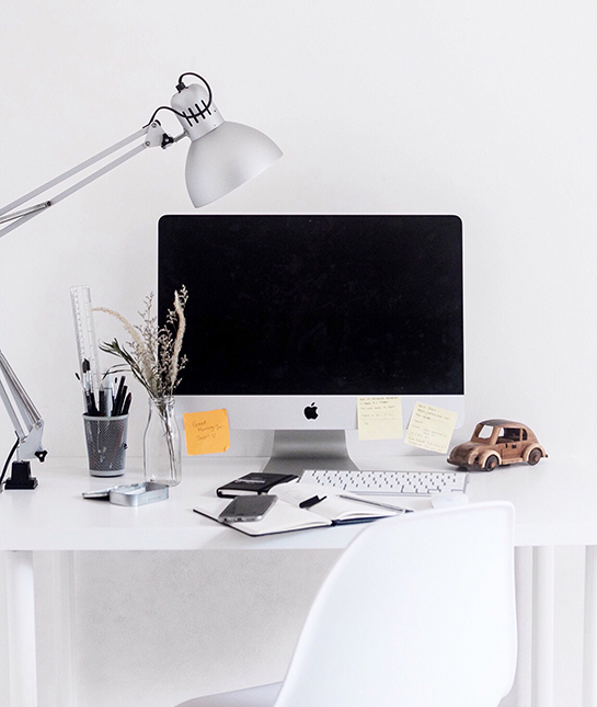 132061-9-desk.jpg