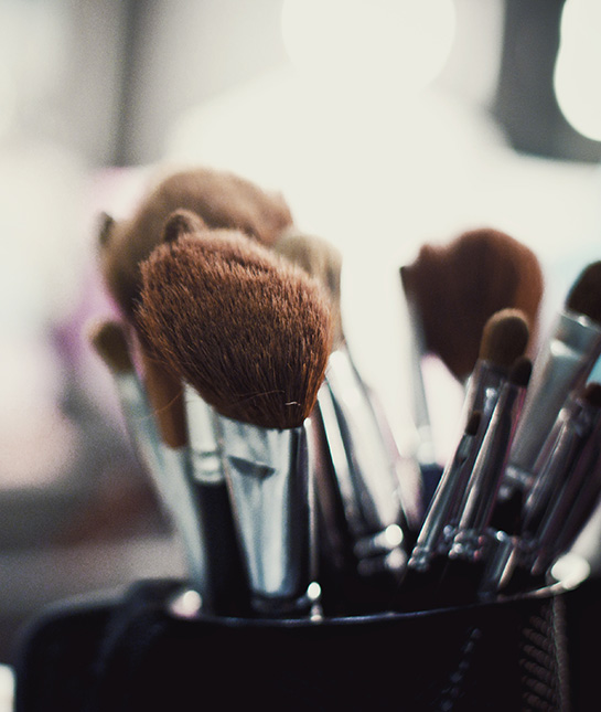 132898-6-makeup-brushes.jpg