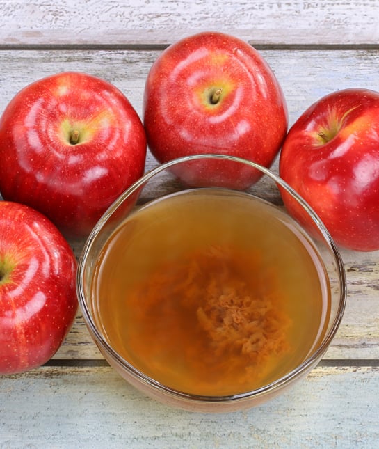 135867-7-apples-and-apple-cider-vinegar.jpg