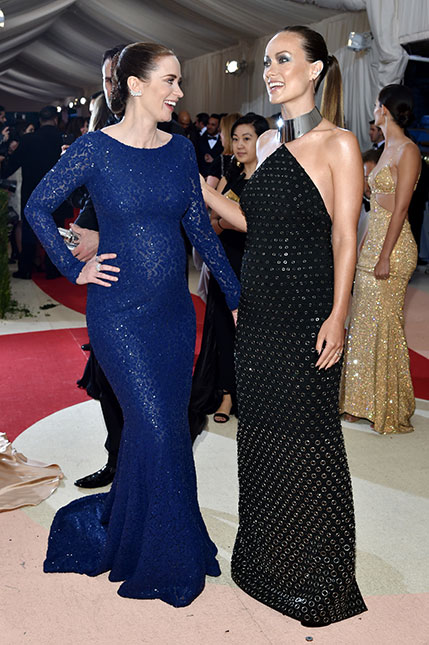 141769-emily-blunt-olivia-wilde-met-gala-2016.jpg