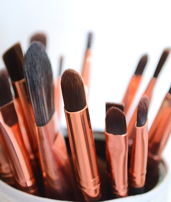 144739-8-makeup-brushes-twenty20_67edb39c-b622-414f-8249-bb28f5c.jpg