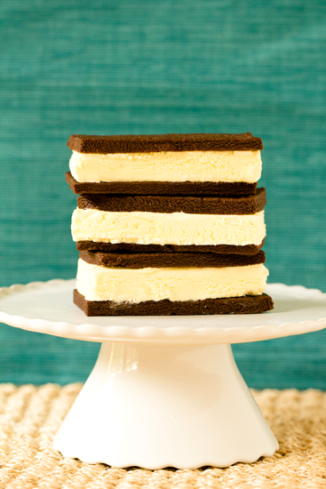 148651-old-fashioned-ice-cream-sandwiches-3.jpg