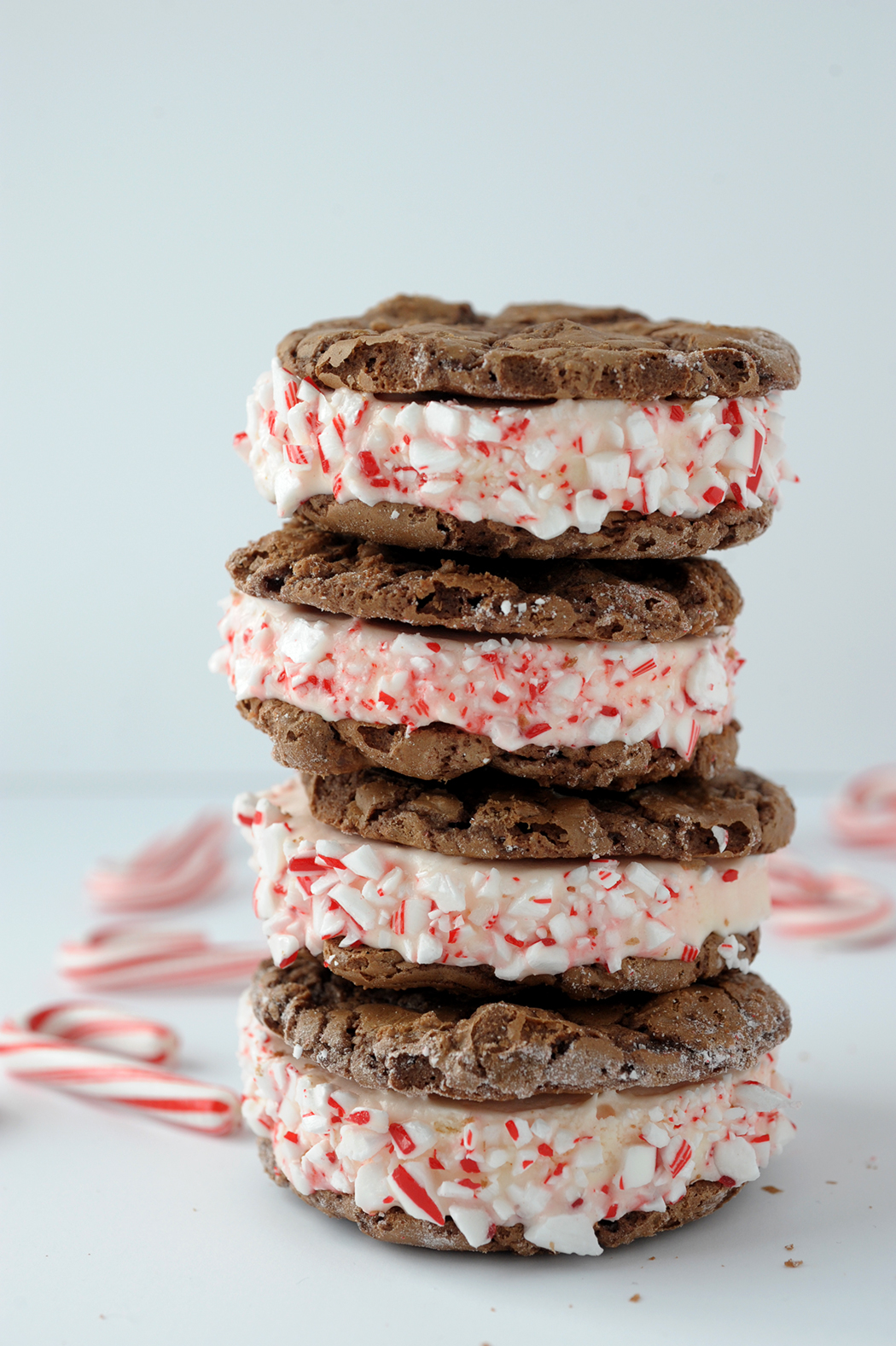 148662-chocolate-candy-cane-ice-cream-sandwich-10.jpg 148662-chocolate-candy-cane-ice-cream-sandwich-10.jpg