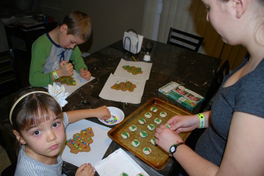 150401-mom-baking-with-2-kids-resized.jpg