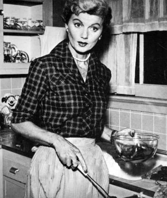 152117-june-cleaver.jpg 152117-june-cleaver.jpg