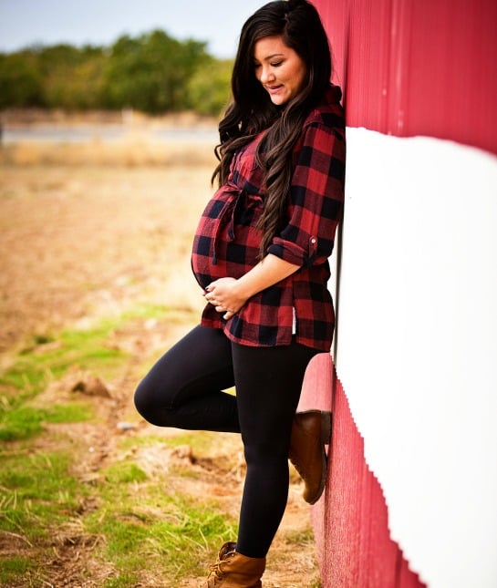 152182-mom-looking-at-pregnant-belly-2-cover.jpg 152182-mom-looking-at-pregnant-belly-2-cover.jpg