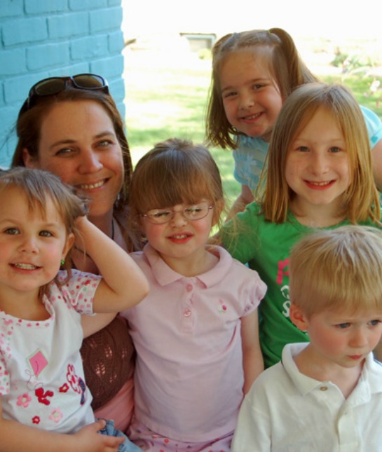 152183-mom-with-5-kids-pisces.jpg