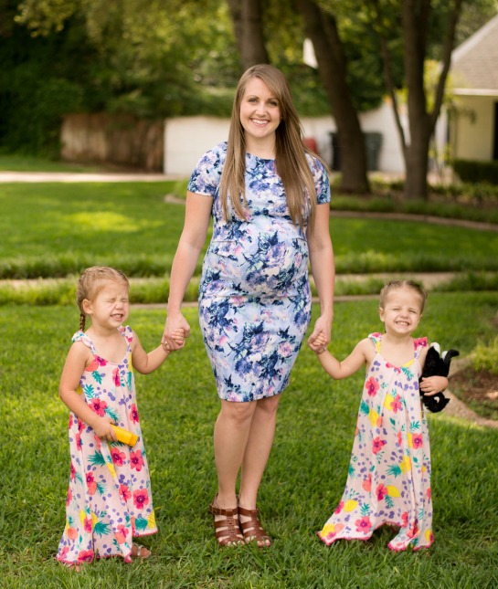 152184-pregnant-twins-gemini.jpg