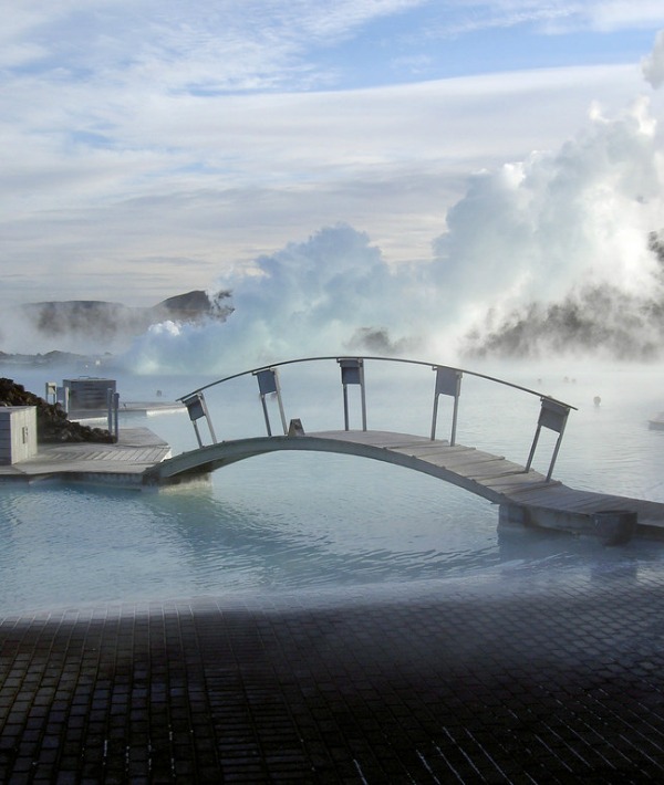 152870-blue-lagoon-geothermal-spa-iceland-resized.jpg
