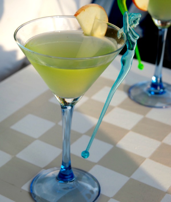 153217-appletini-resized.jpg