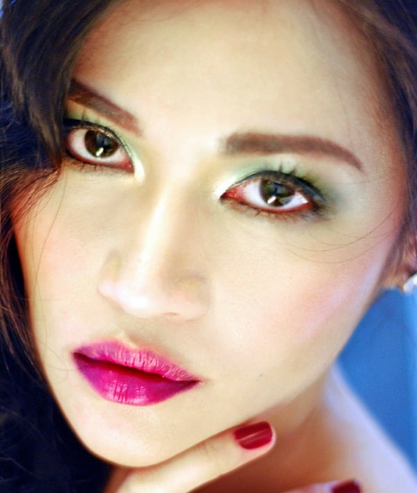 153512-asian-woman-pink-lips.jpg