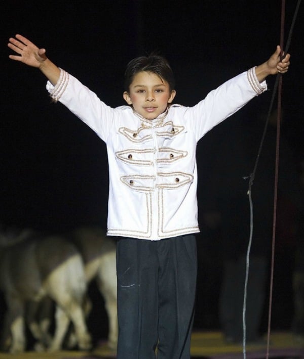 154450-boy-with-arms-spread-wide.jpg