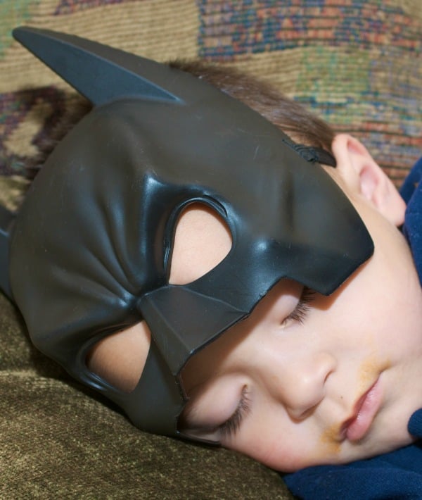 155489-sleeping-batman-resized.jpg