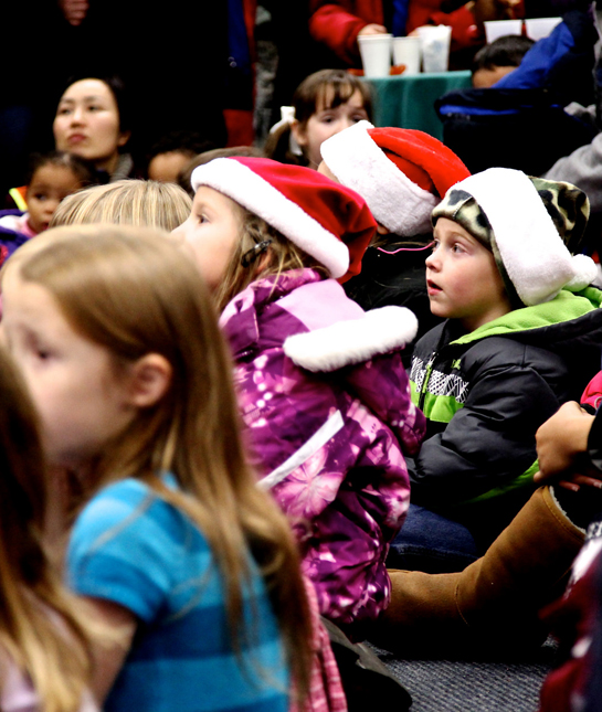 155792-4_caroling.jpg
