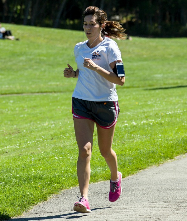 158540-woman-running-white-t-shirt.jpg