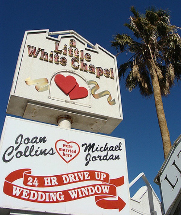161152-little-white-wedding-chapel-las-vegas.jpg