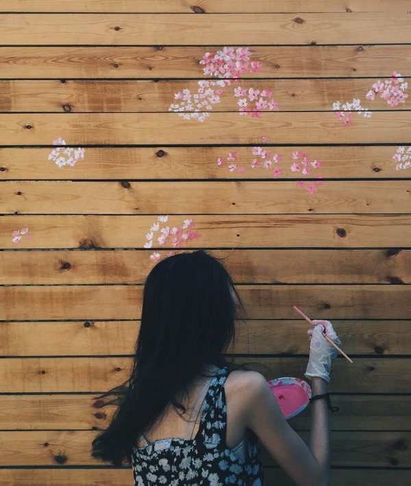 161342-woman-painting.jpg