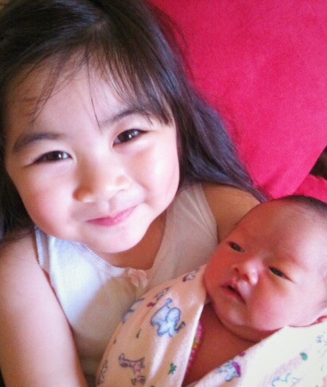 162995-sister-baby.jpg