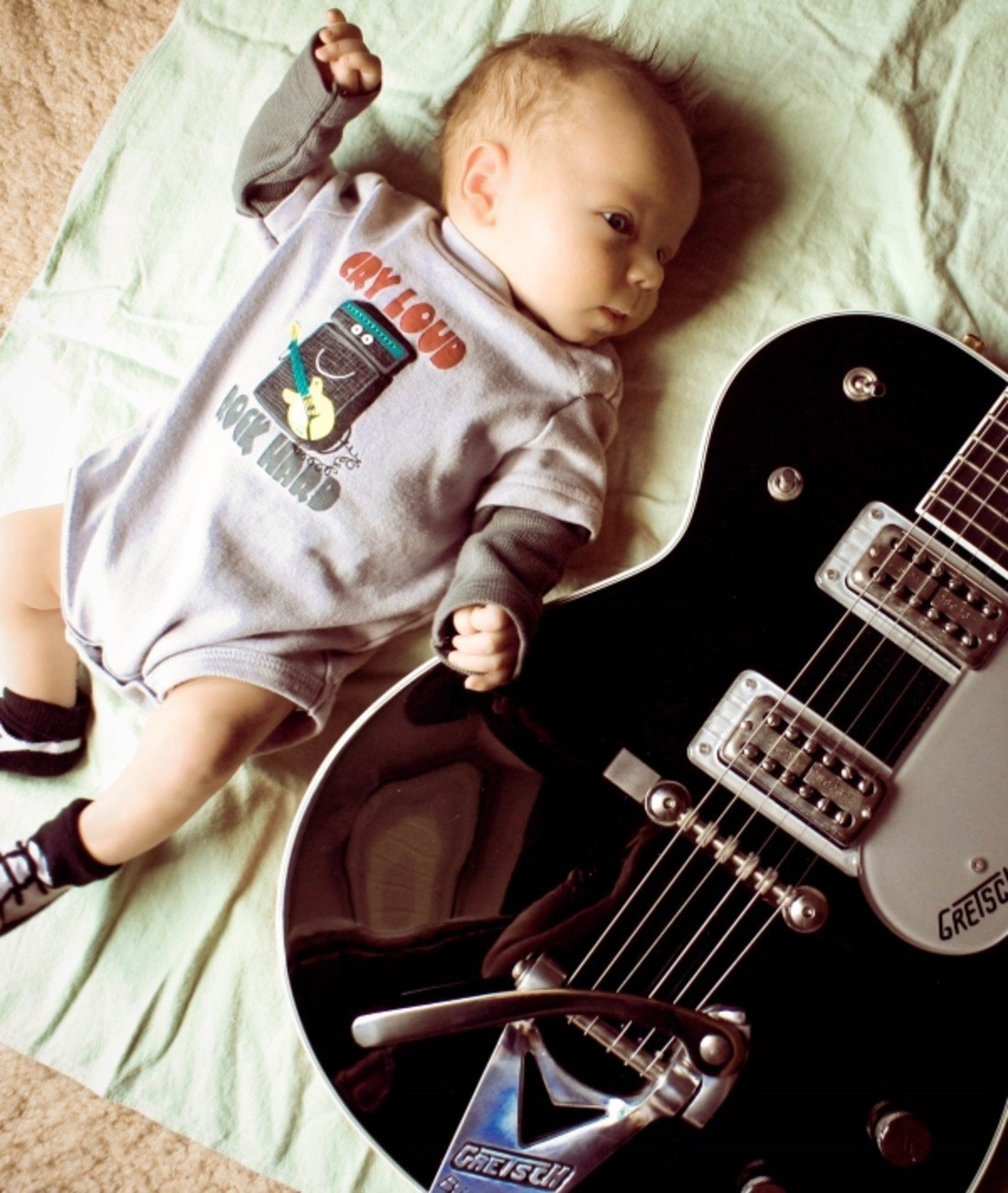 162999-baby-guitar.jpg