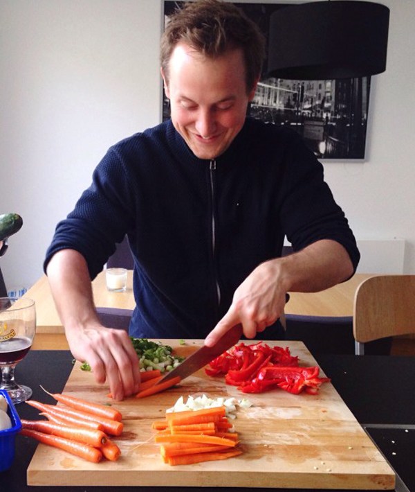 163426-8-cooking2.jpg
