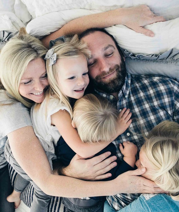 166367-dont-schedule-anything-for-the-kids-so-you-can-all-spend.jpg
