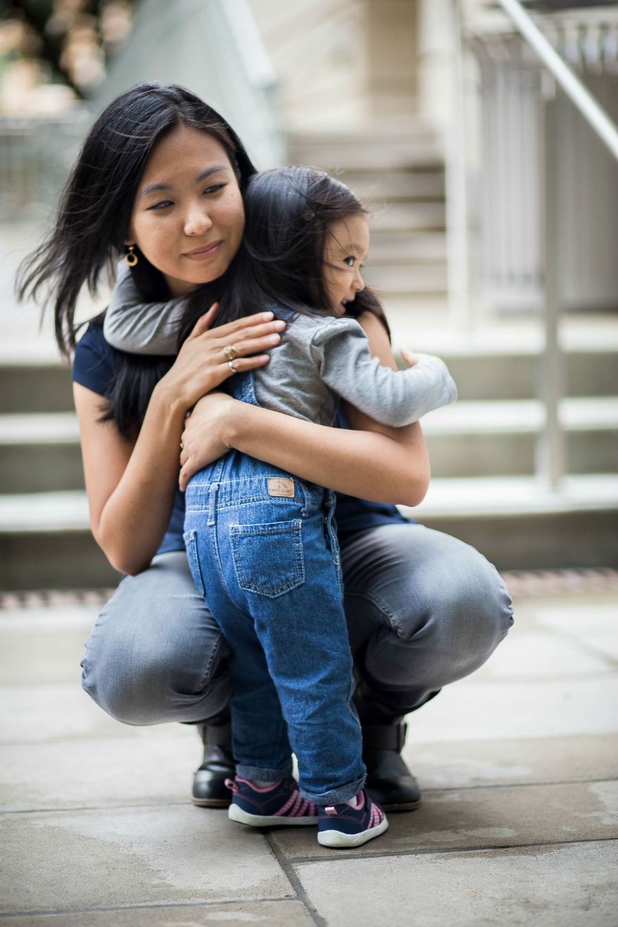 166373-hug.jpg 166373-hug.jpg