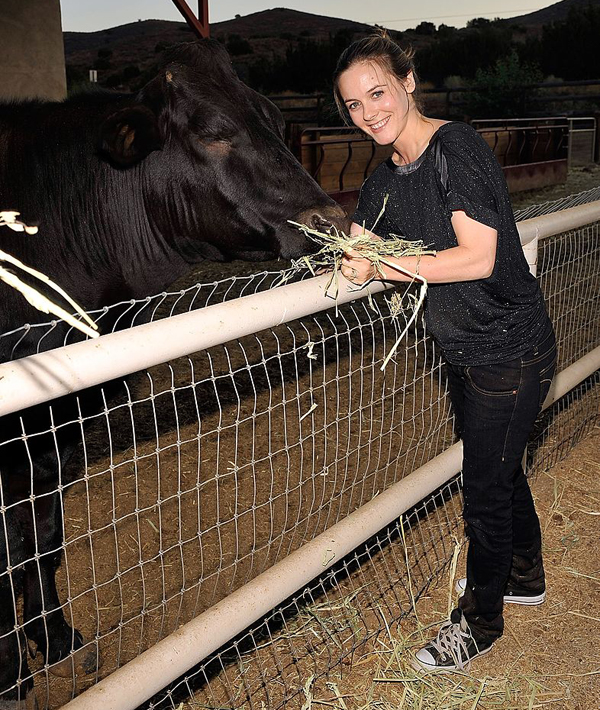 2008 Animal Acres Sanctuary Benefit For LA's Farmed Animal Sanctuary