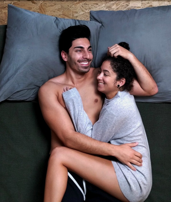 169467-couple-laughing.jpg