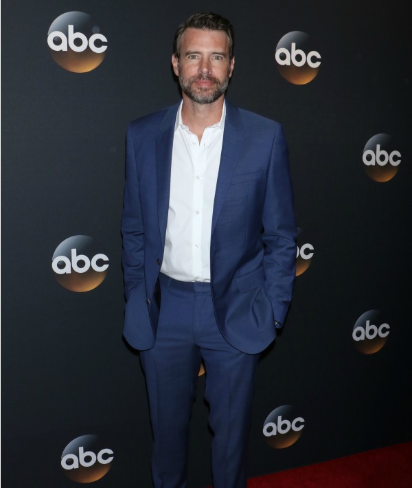 169685-scott-foley.jpg