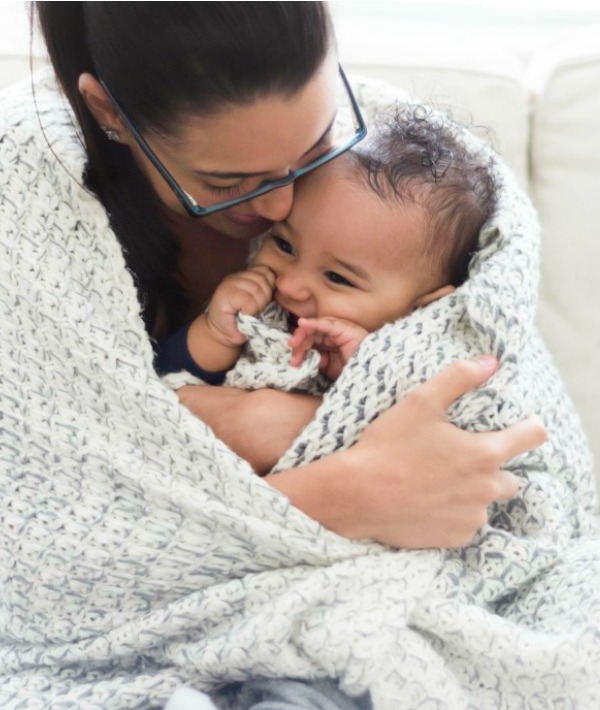 171200-cuddly-mom.jpg