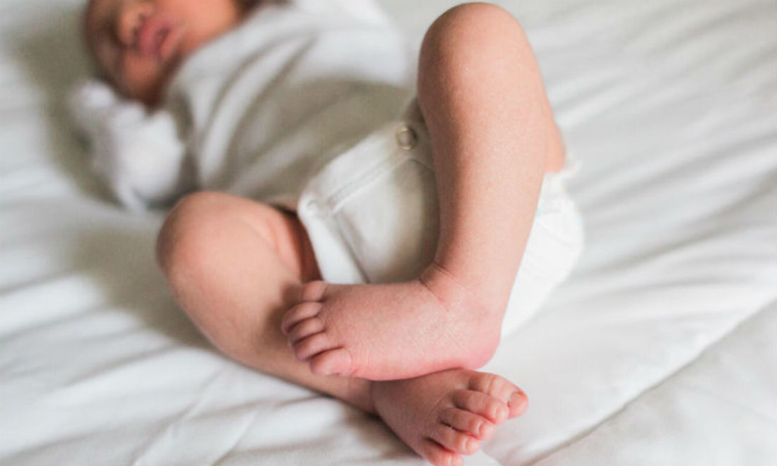 newborn-baby-legs