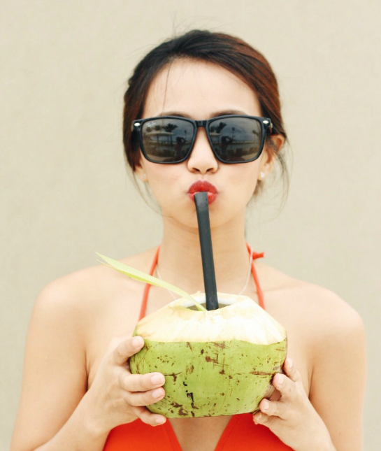 179275-skincare-advice-avoid-straws.jpg