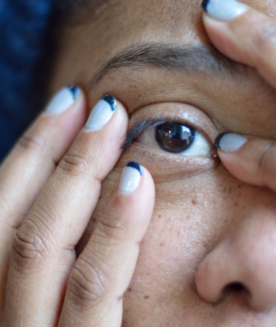 179279-skincare-advice-dont-touch-face.jpg