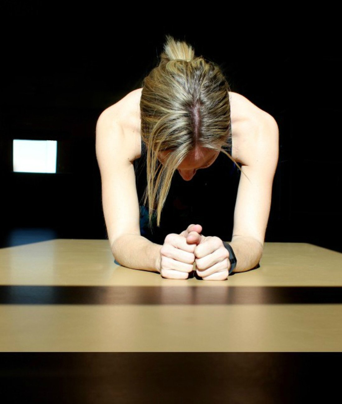 180064-bedtime-workout-plank-elbows.jpg