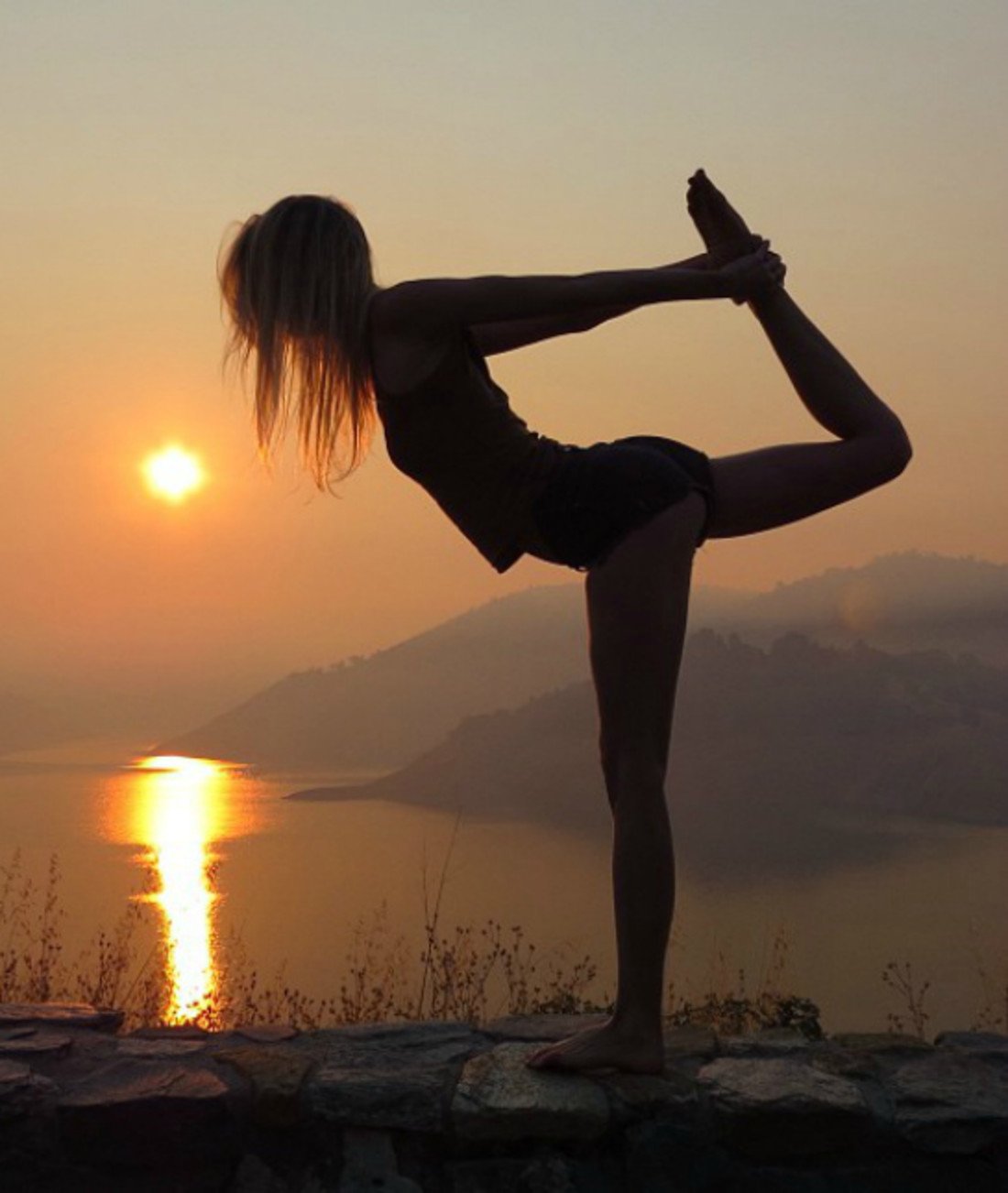 180069-bedtime-workout-yoga.jpg