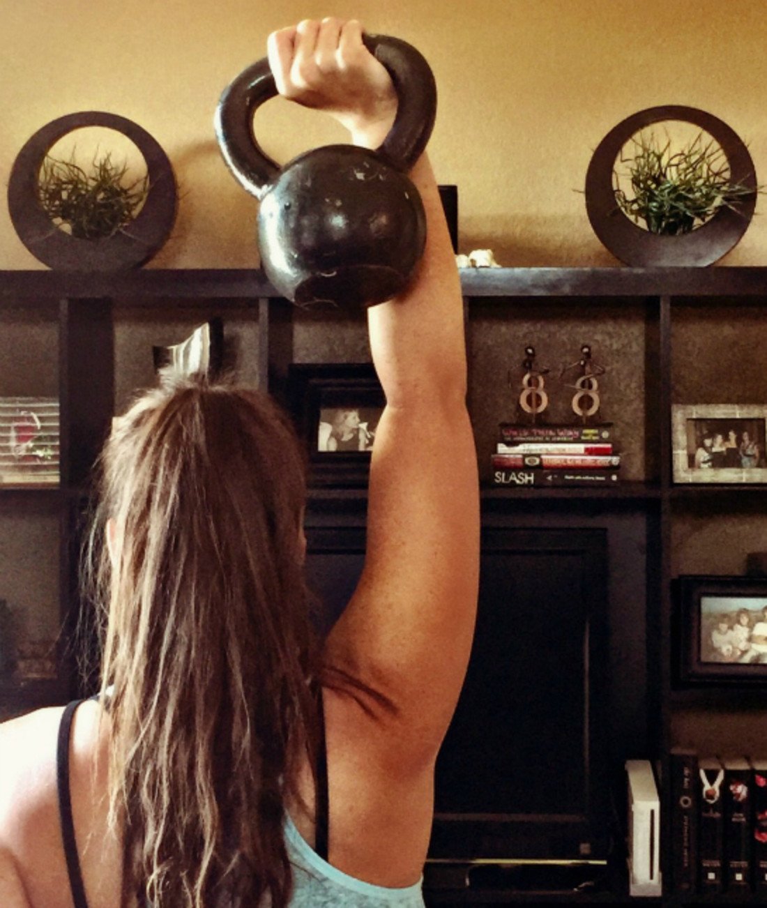 180072-bedtime-workout-lift-weights.jpg