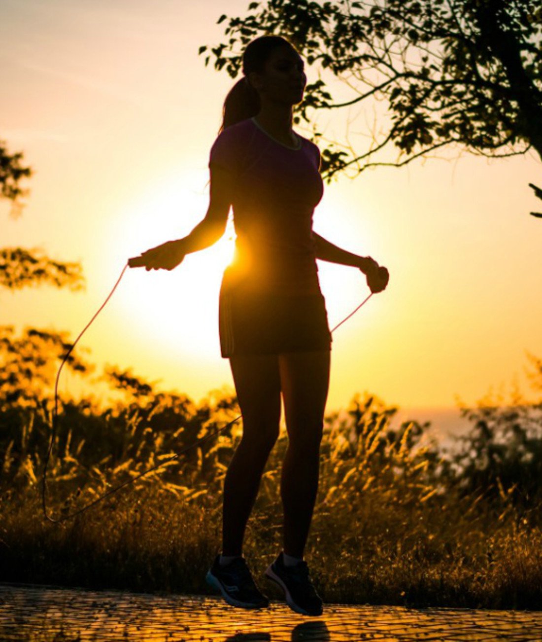 180073-bedtime-workout-jumping-rope.jpg