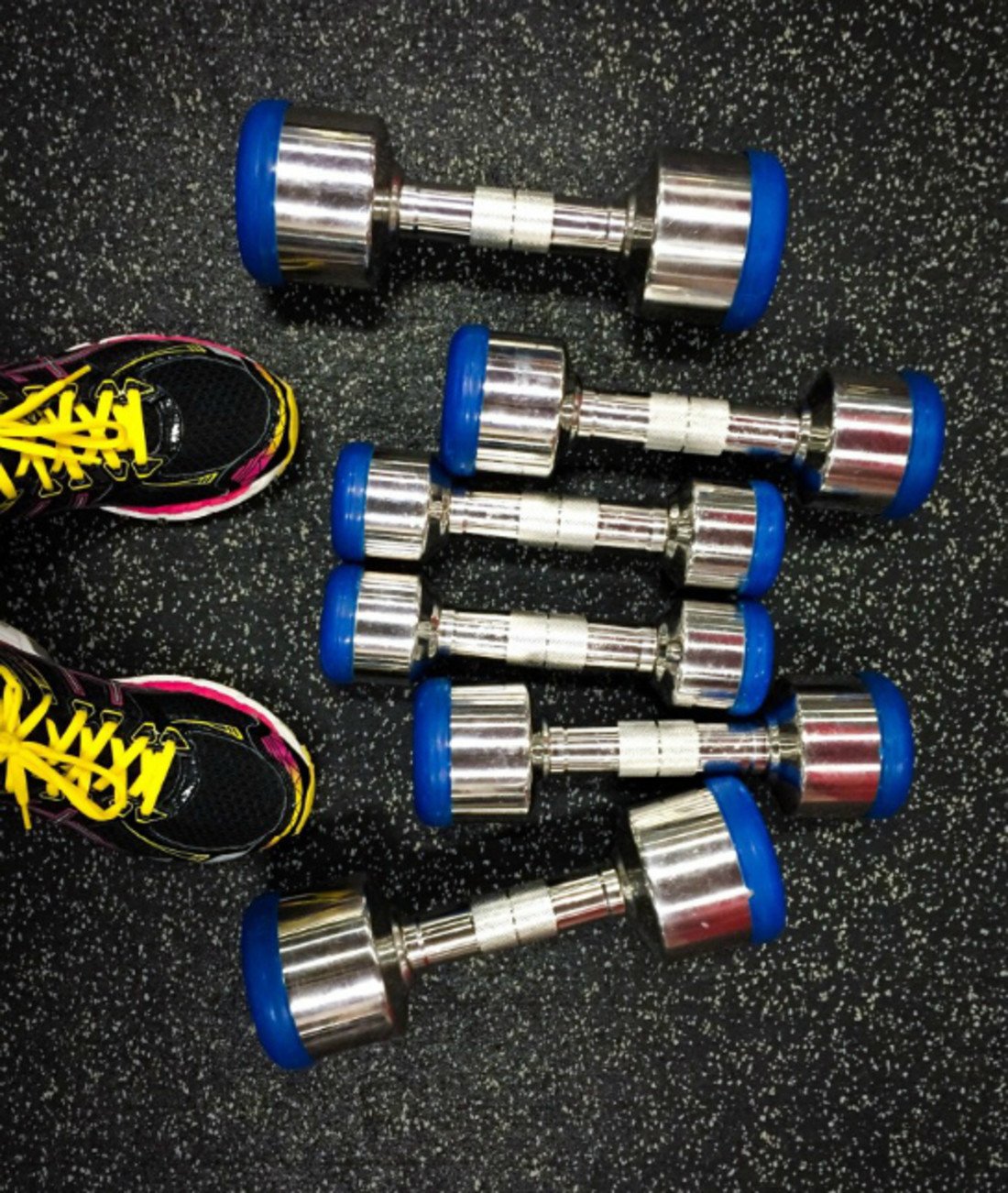 180075-bedtime-workout-lift-weights.jpg